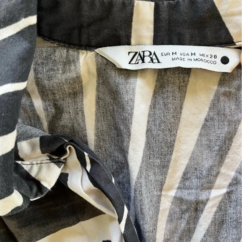 Zara Black and White Geometric Top